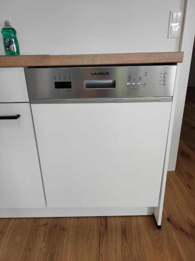 Roksox-home Gegenueber Der Uno-city Und Kaiserwasser Apartamento