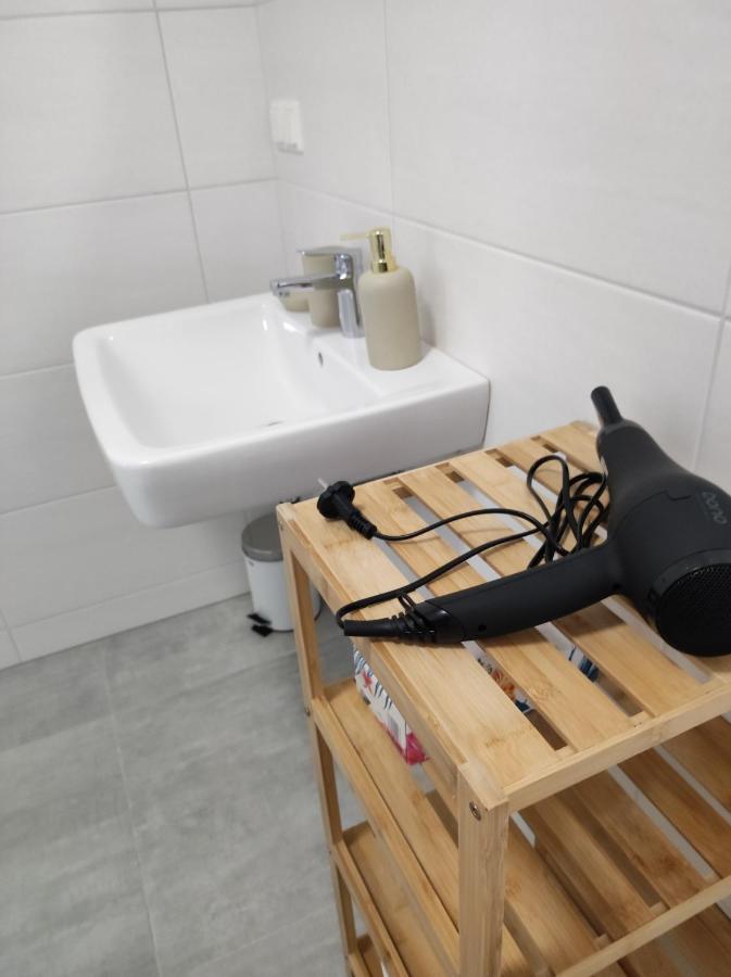 Roksox-home Gegenueber Der Uno-city Und Kaiserwasser Apartamento *